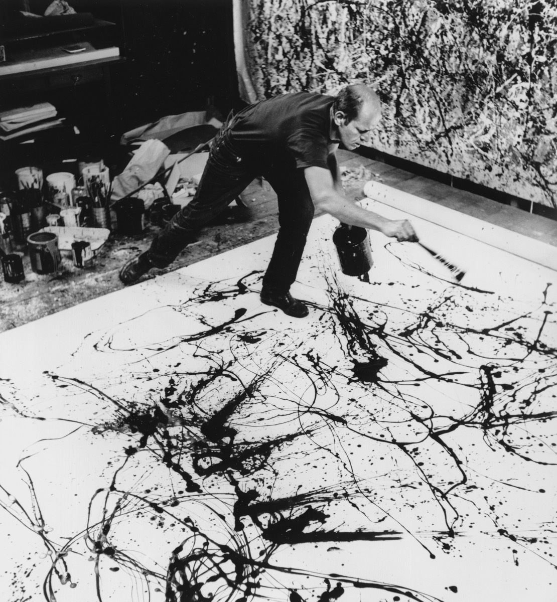 Jackson Pollock (1912-1956) Dripping dans son atelier